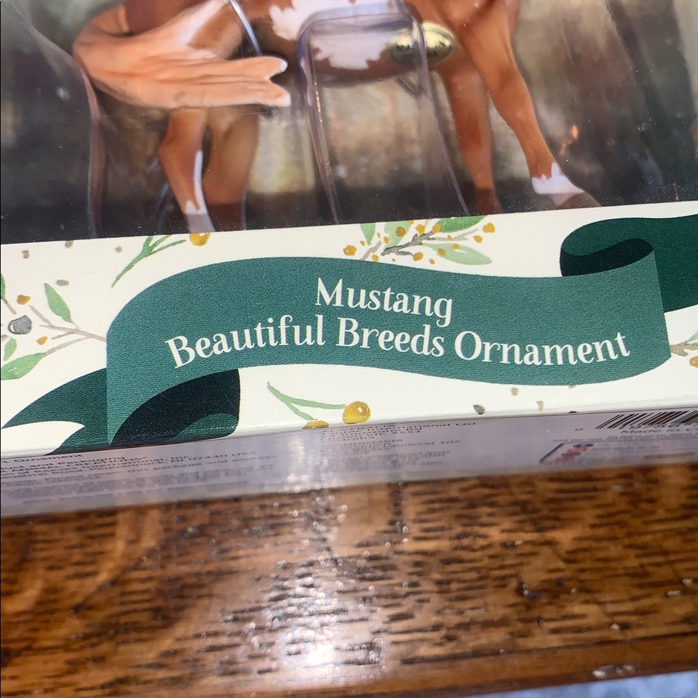 Breyer Mustang Beautiful Breeds Ornament - Picture 3 of 7